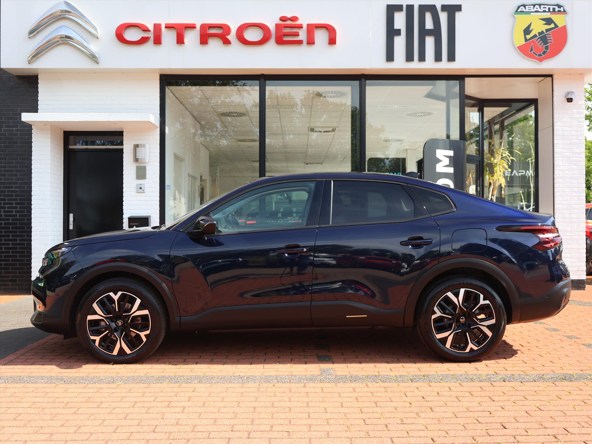Citroën C4 X Hybrid 145PK e-DCS6 Automaat Max, Rijklaarprijs | Navigatie | 360 Camera | DAB+ | 18 inch Lichtmetalen wielen - Afbeelding 2