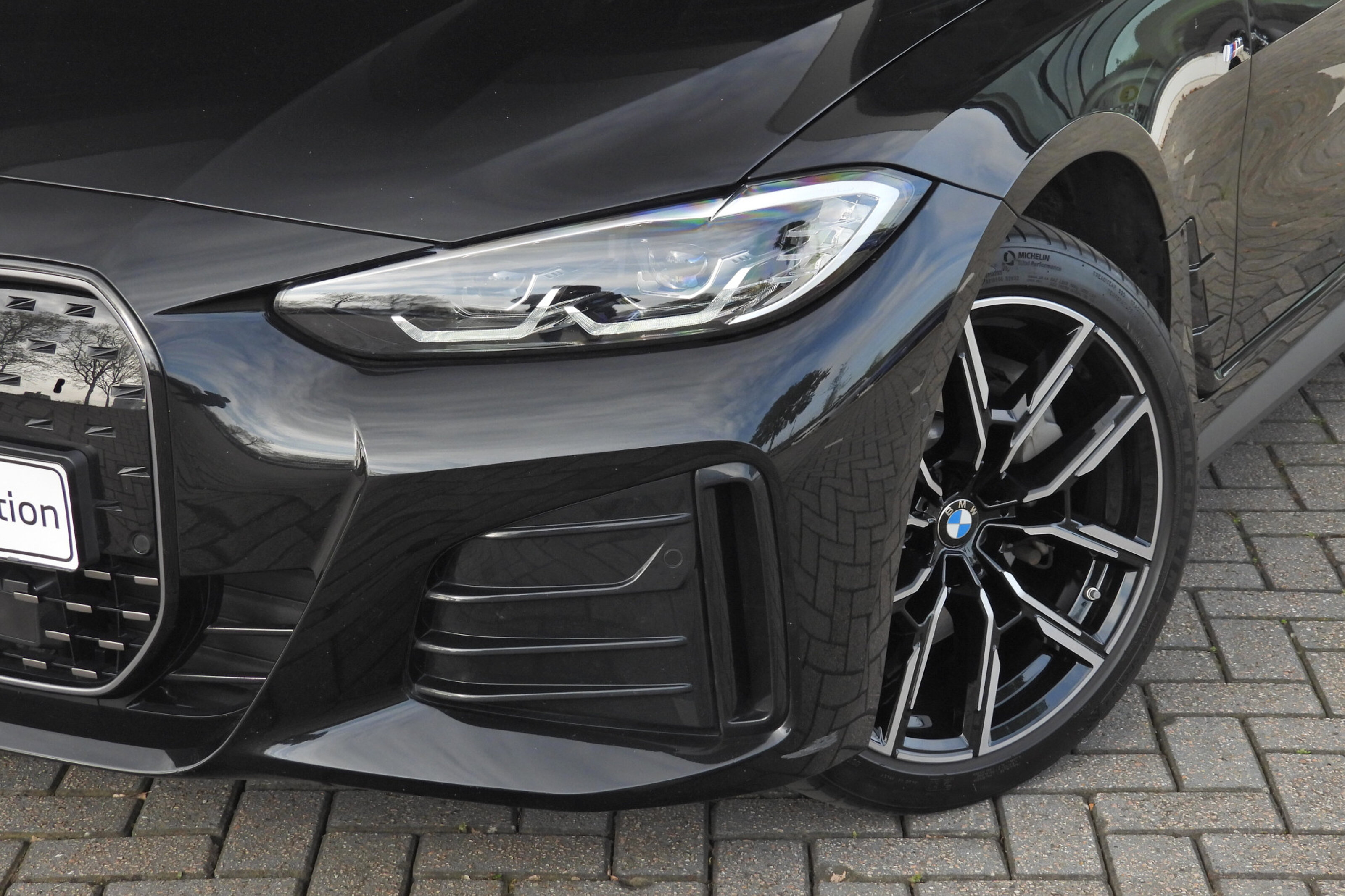 BMW i4 9