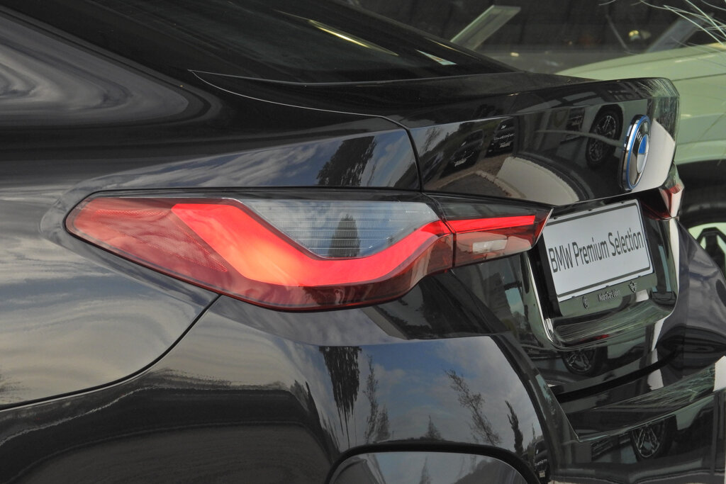 BMW i4 24