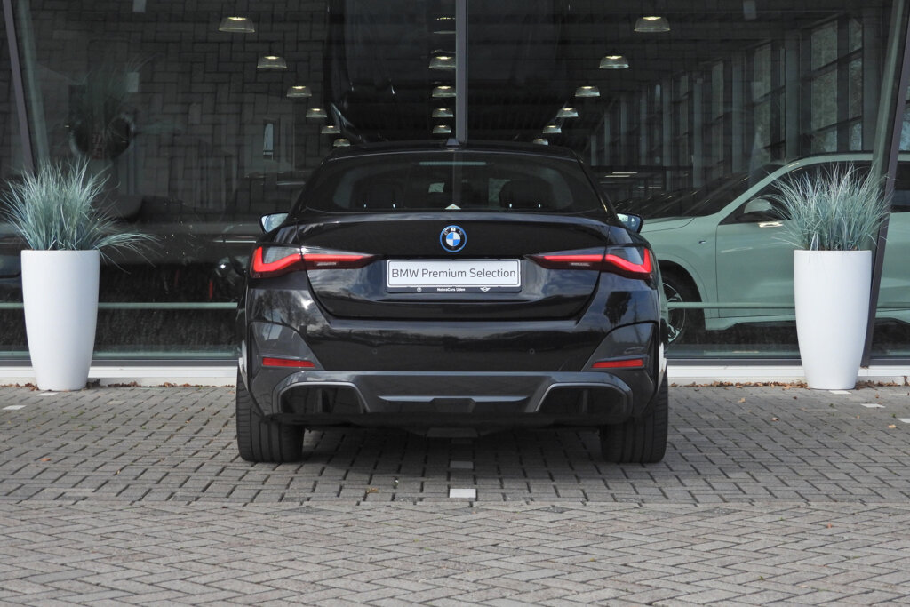 BMW i4 25