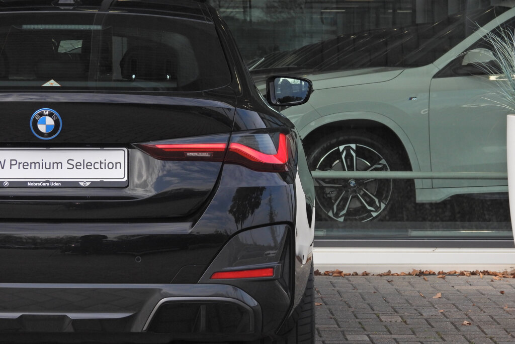 BMW i4 26