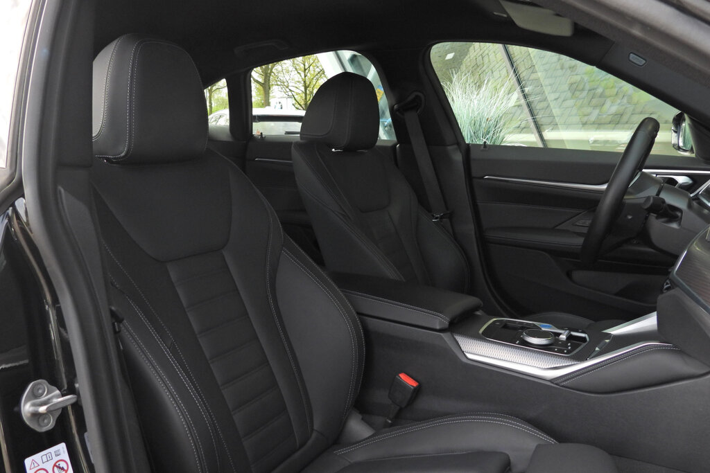 BMW i4 30