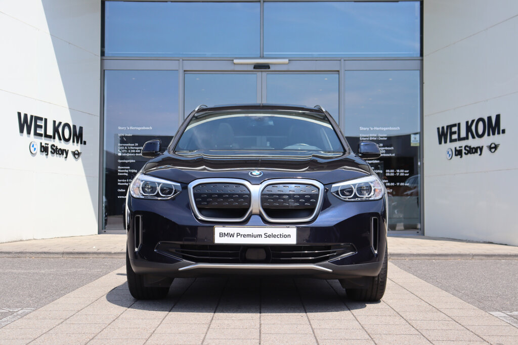 BMW iX3 2