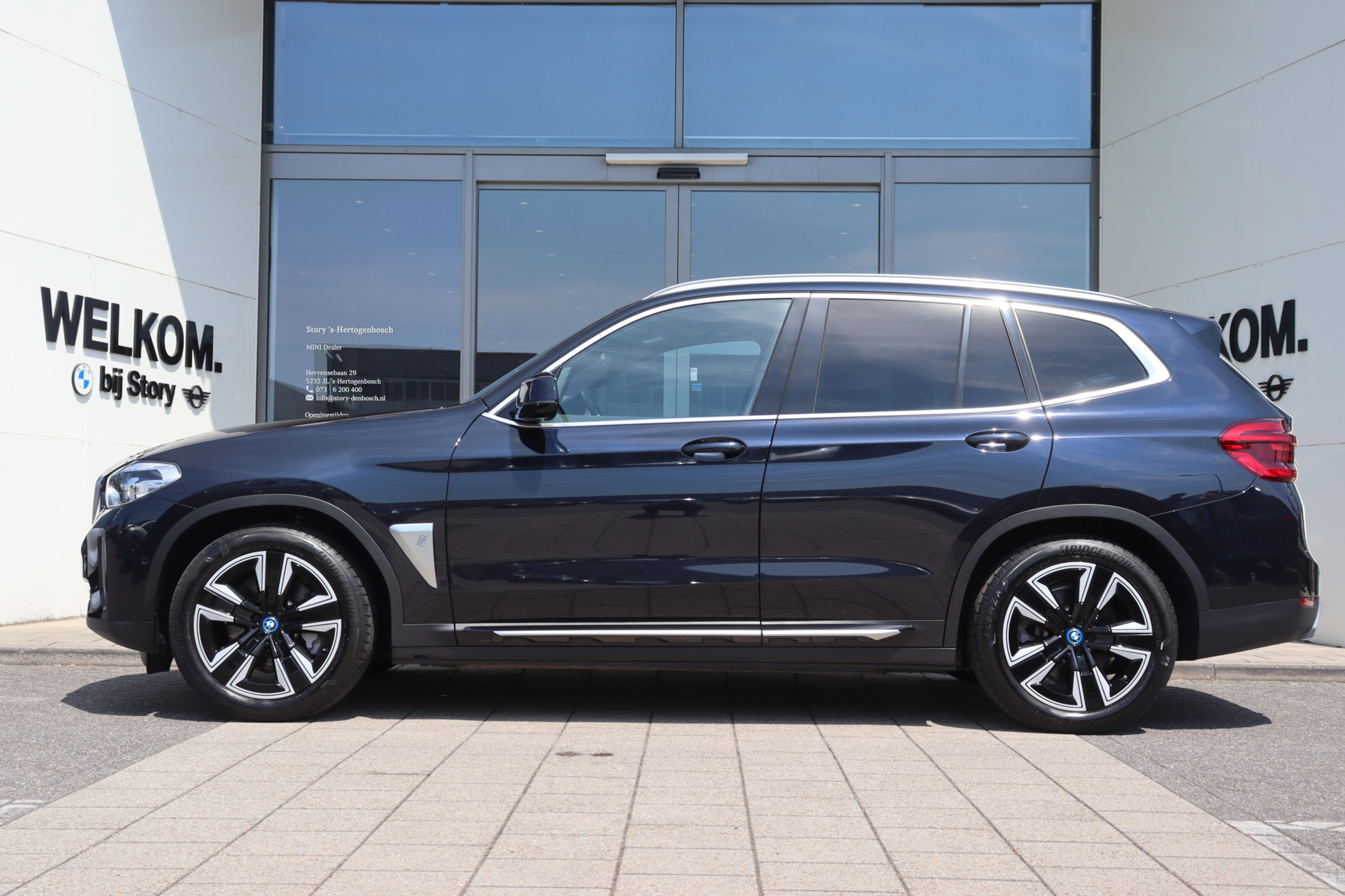 BMW iX3 6