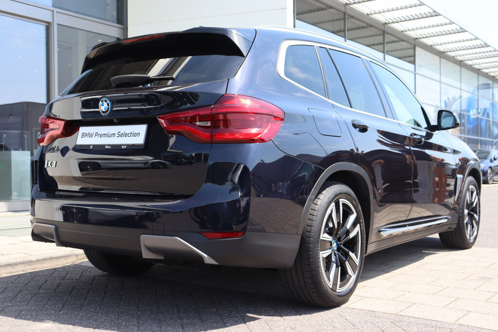BMW iX3 7