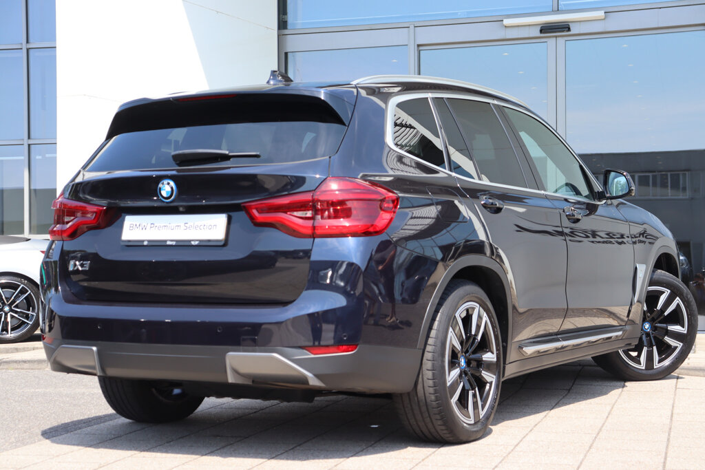 BMW iX3 9