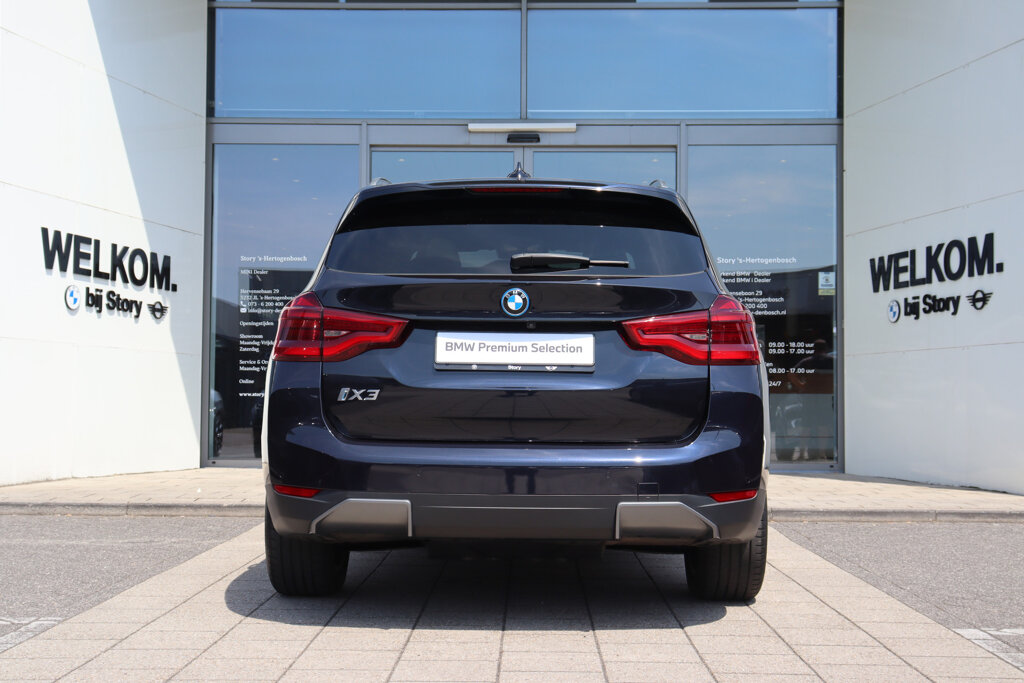 BMW iX3 10