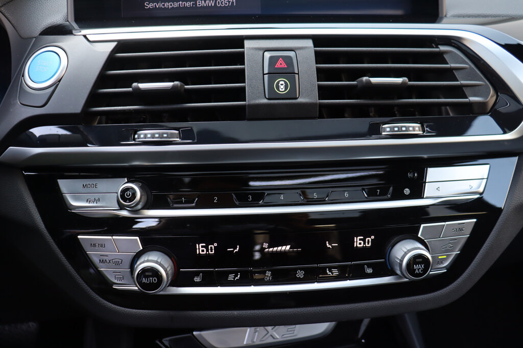 BMW iX3 15