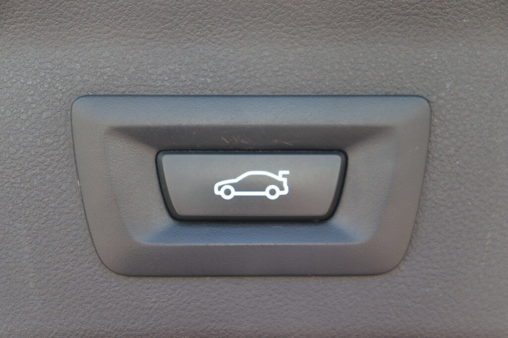 BMW iX3 26