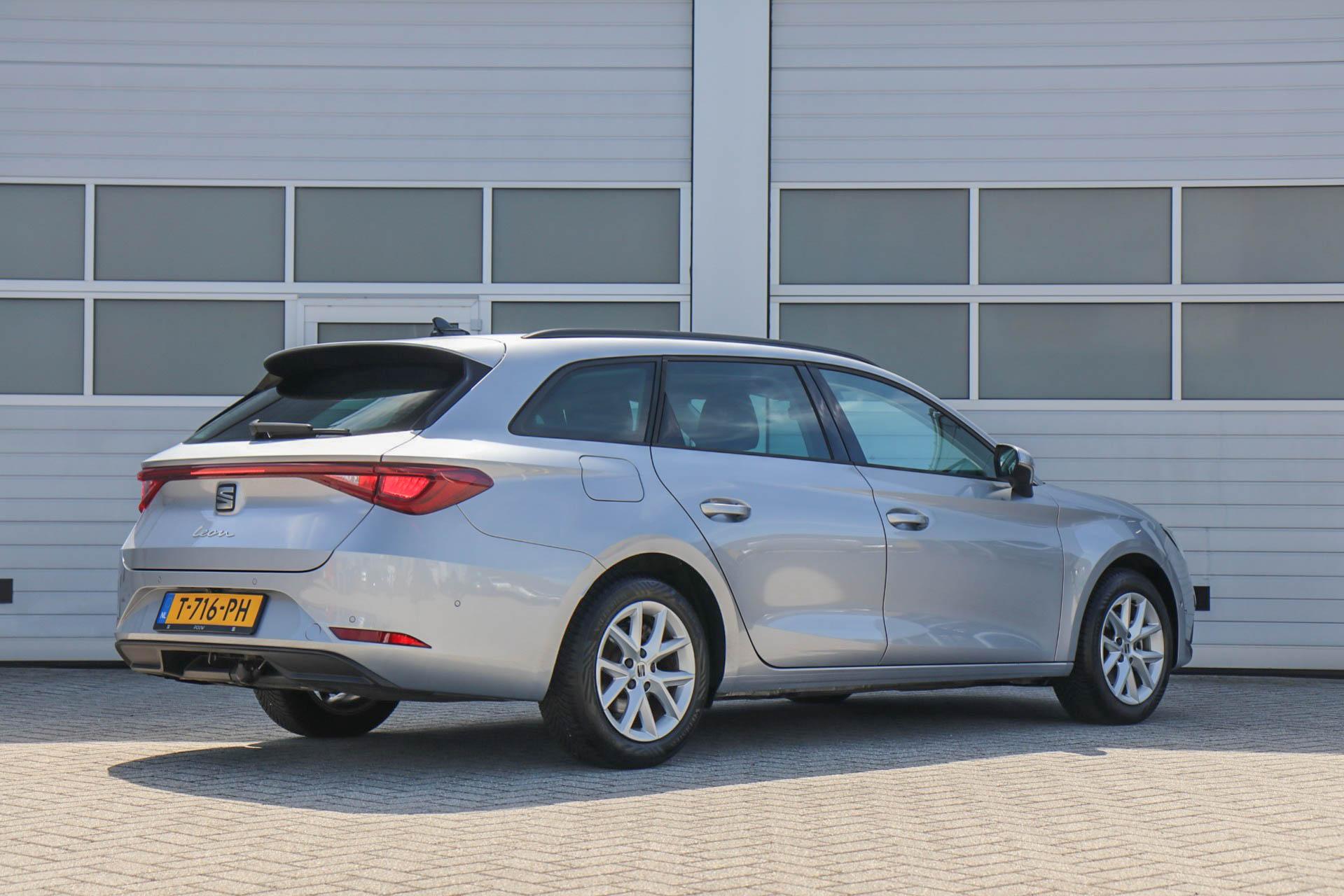 SEAT Leon Sportstourer 1.0 eTSI 110pk DSG Style Business Intense - Afbeelding 2