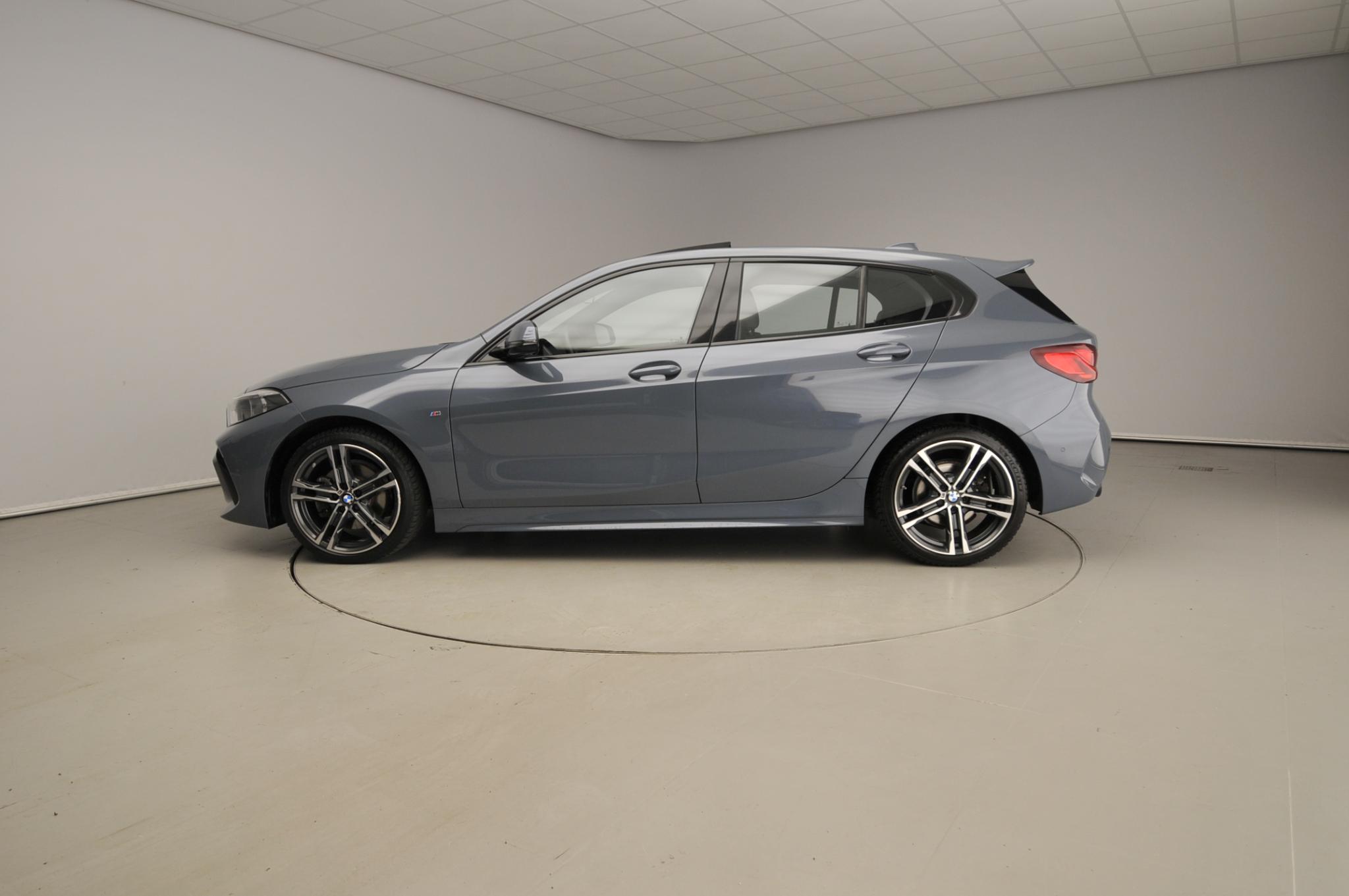 BMW 1 Serie 118i Business Edition Plus M Sport - Afbeelding 2