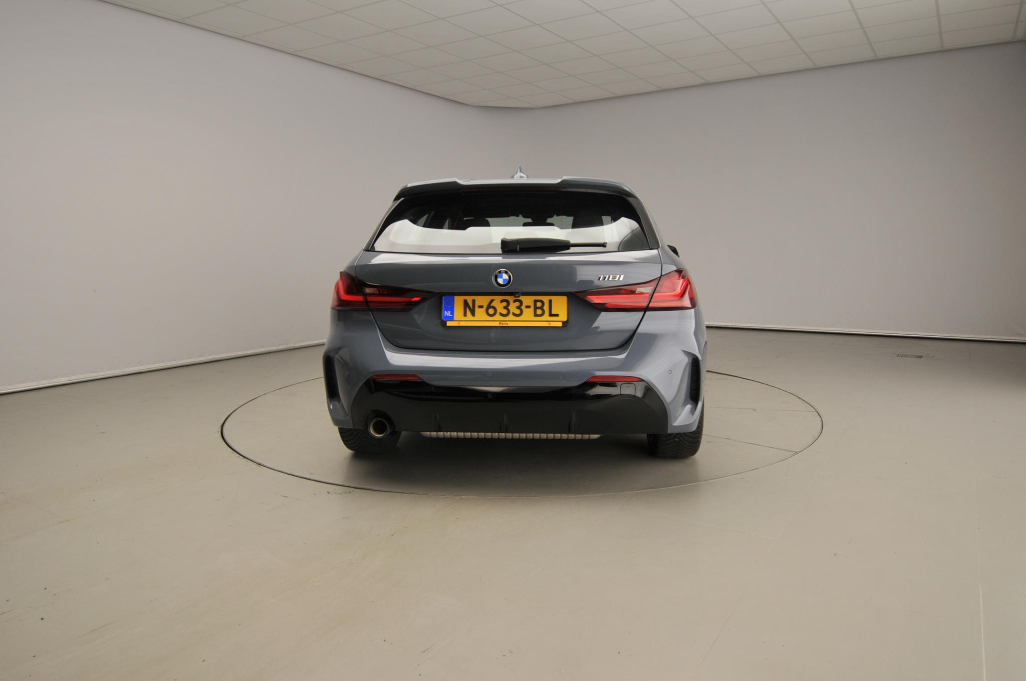 BMW 1 Serie 118i Business Edition Plus M Sport - Afbeelding 3