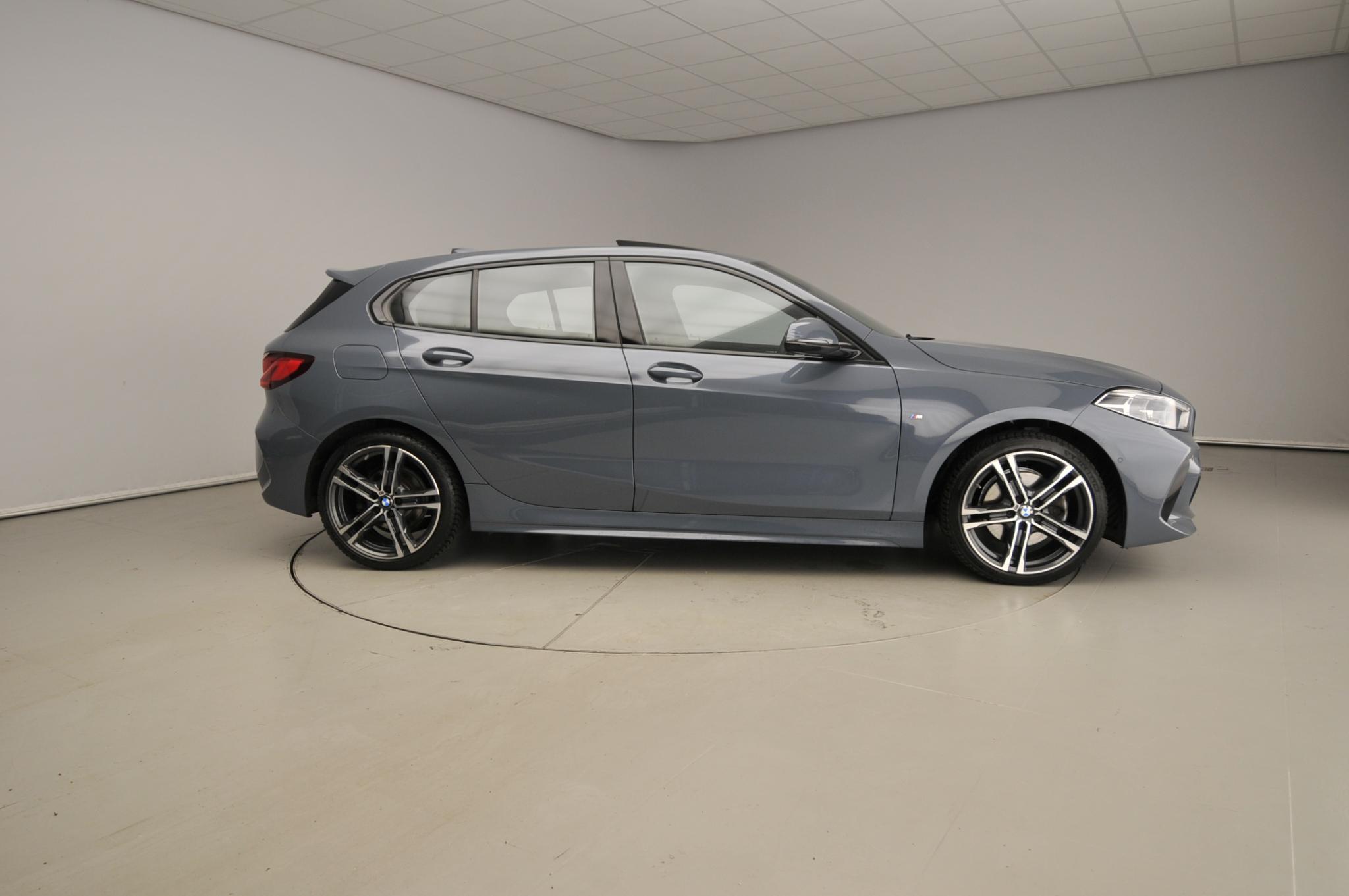 BMW 1 Serie 118i Business Edition Plus M Sport - Afbeelding 4