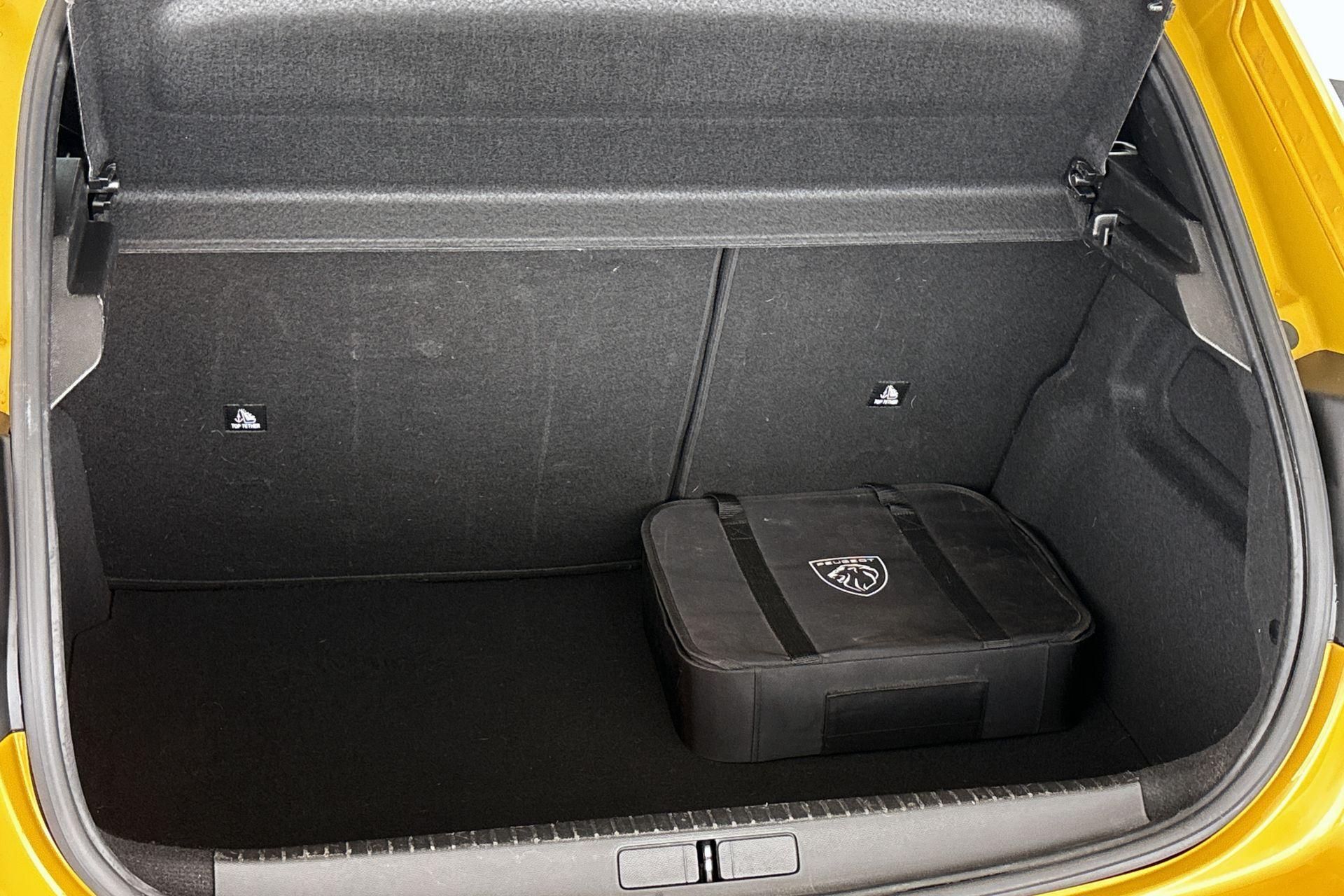 Peugeot e-208