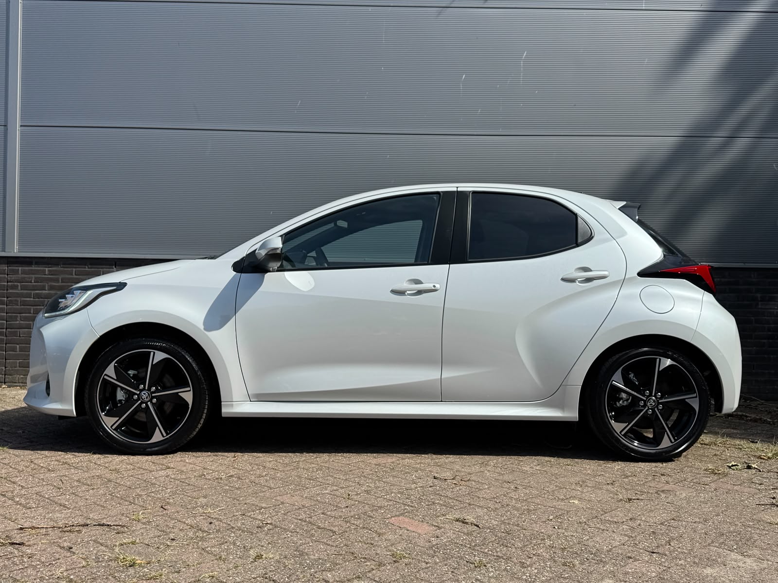 Toyota Yaris 1.5 Hybrid 130 Executive - Afbeelding 2