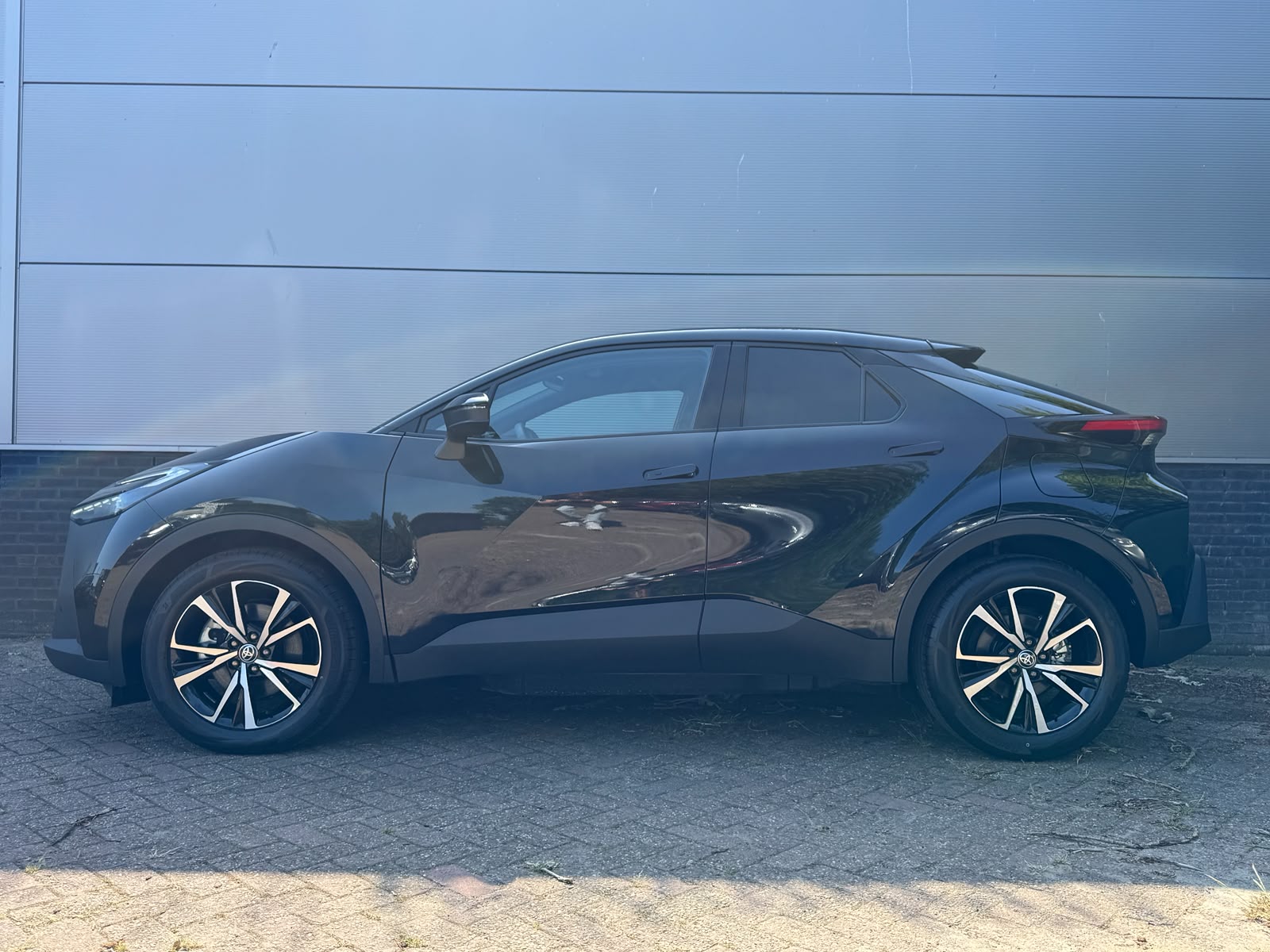 Toyota C-HR 2.0 Plug-In Hybrid 220 Business Plus Automaat 223Pk - Afbeelding 2
