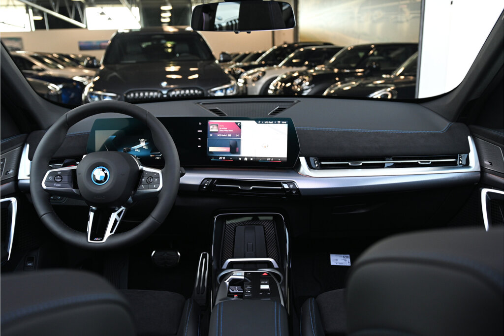 BMW iX1 3