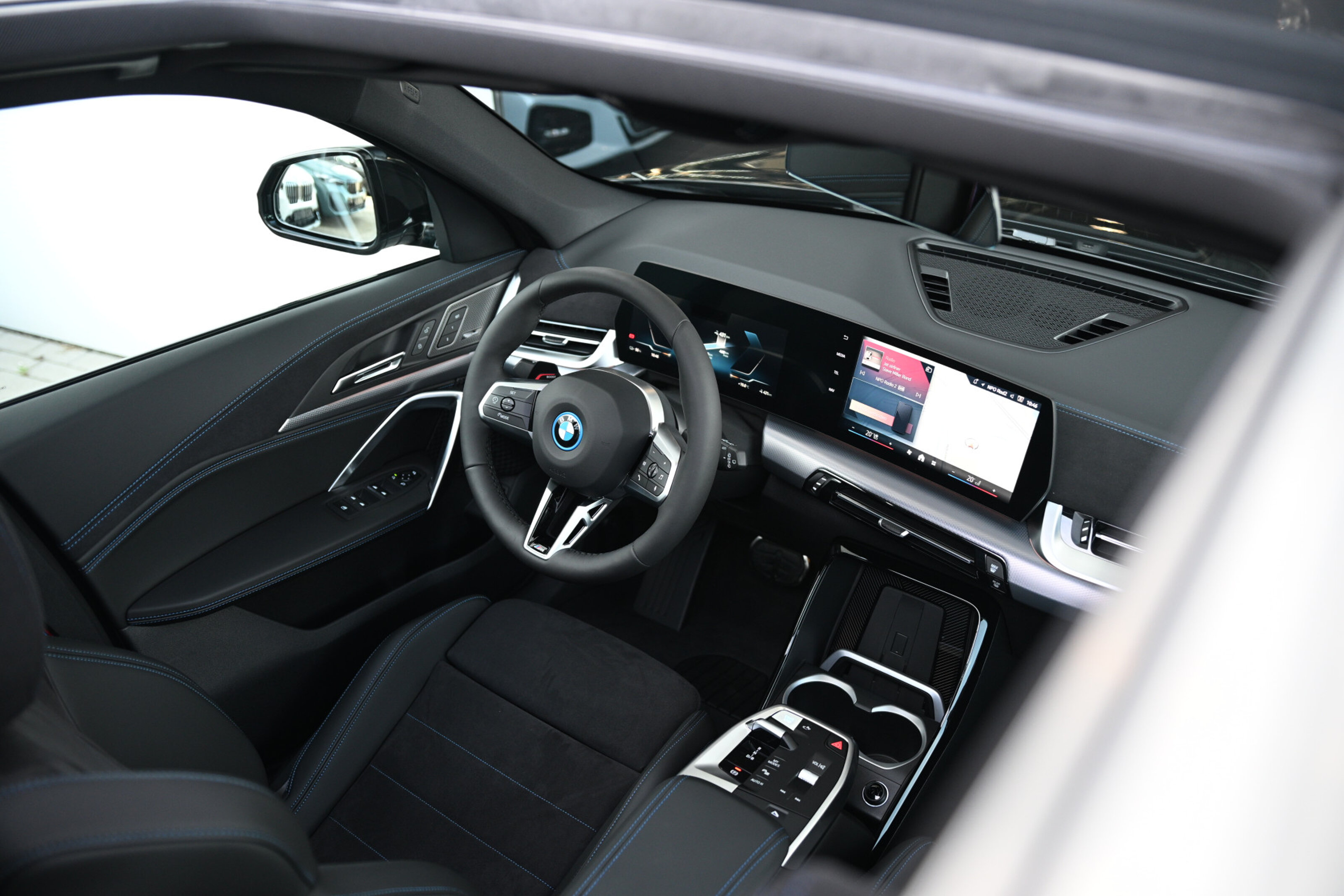 BMW iX1 6