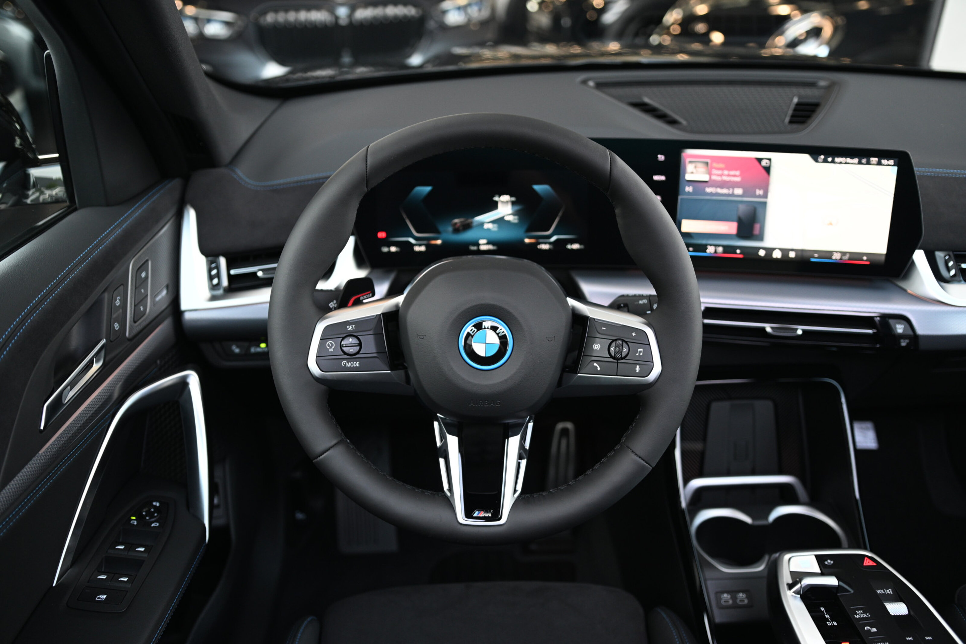 BMW iX1 9