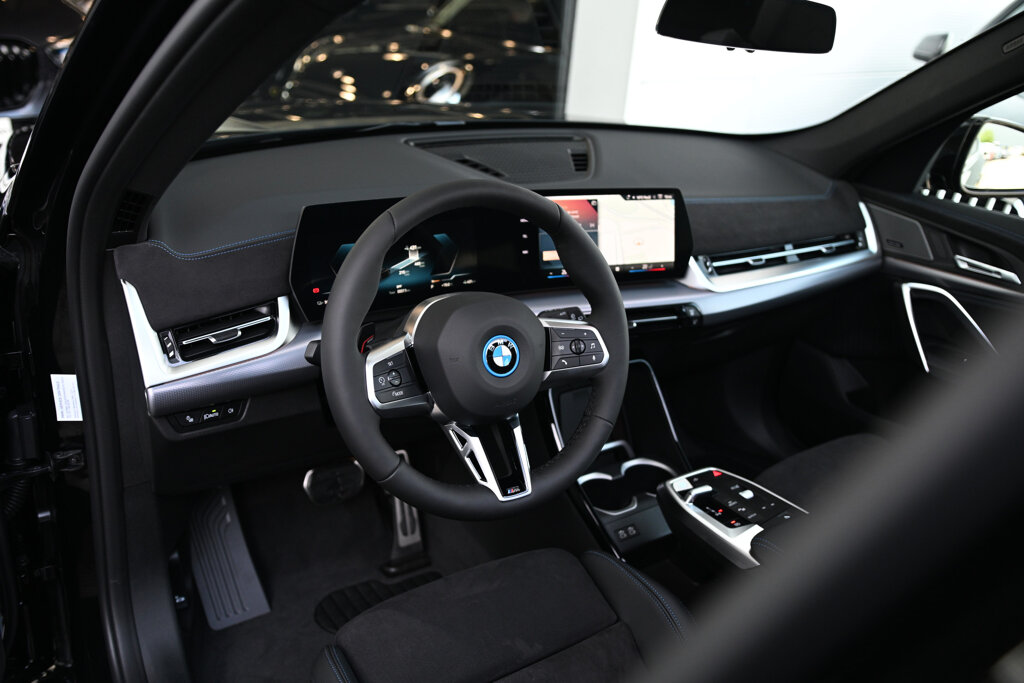 BMW iX1 19