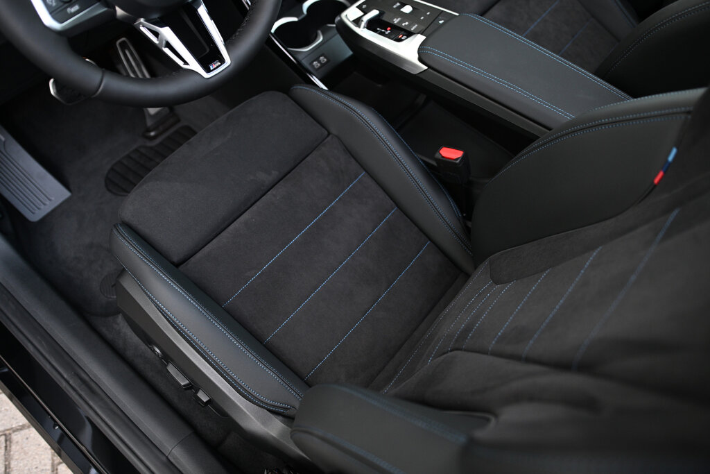 BMW iX1 24