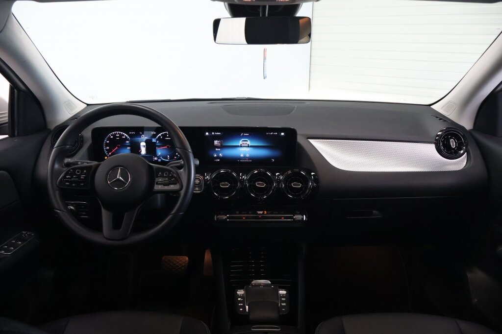 Mercedes-Benz GLA 200 Business Solution Automaat | Navigatie | Camera | AMG 18" - Afbeelding 2