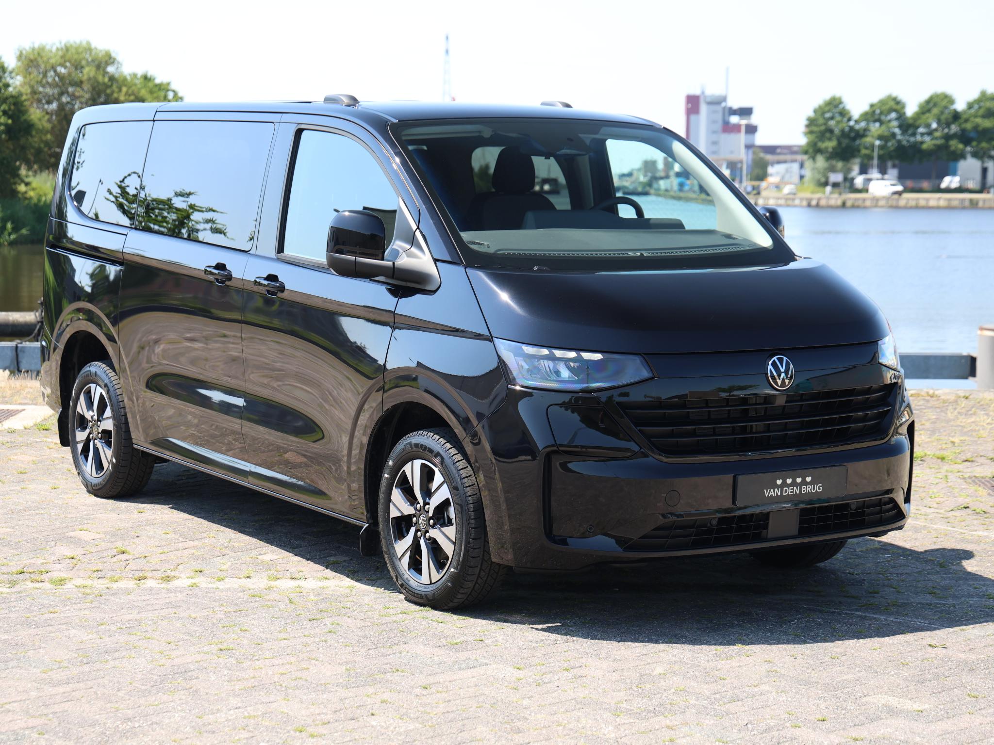 Volkswagen e-Transporter Caravelle 32 L1H1 Life 64 kWh - Afbeelding 3