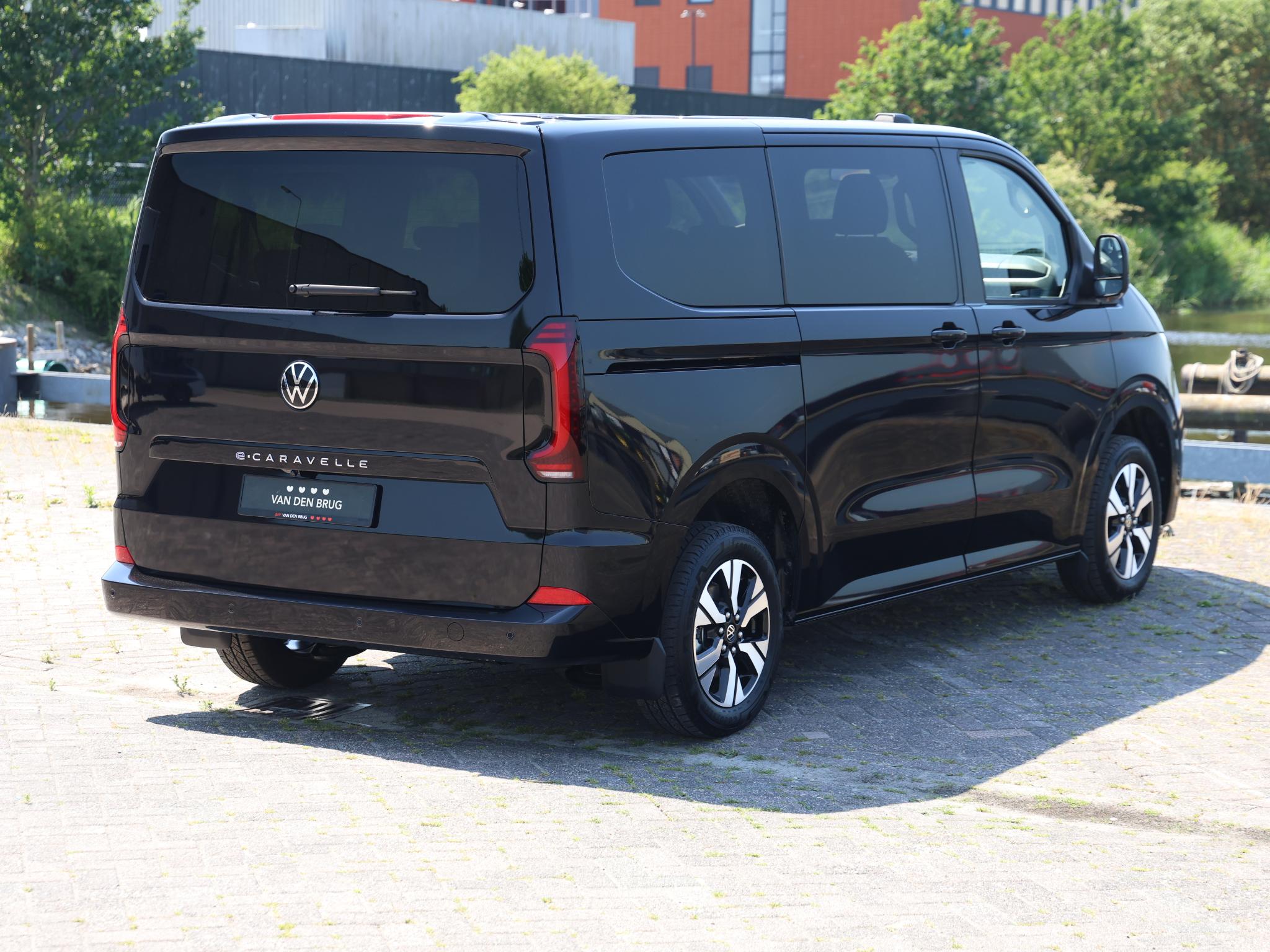 Volkswagen e-Transporter Caravelle 32 L1H1 Life 64 kWh - Afbeelding 5