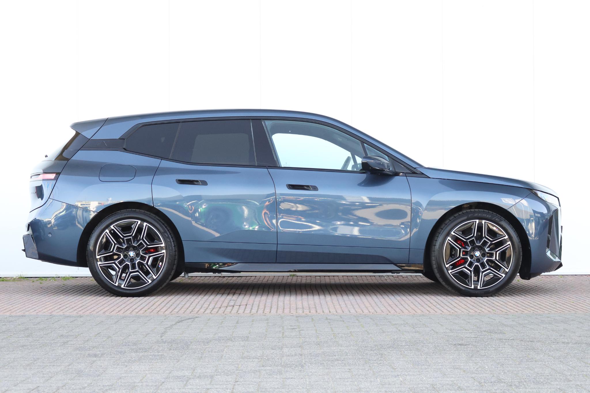 BMW iX xDrive60 112 kWh - Afbeelding 5