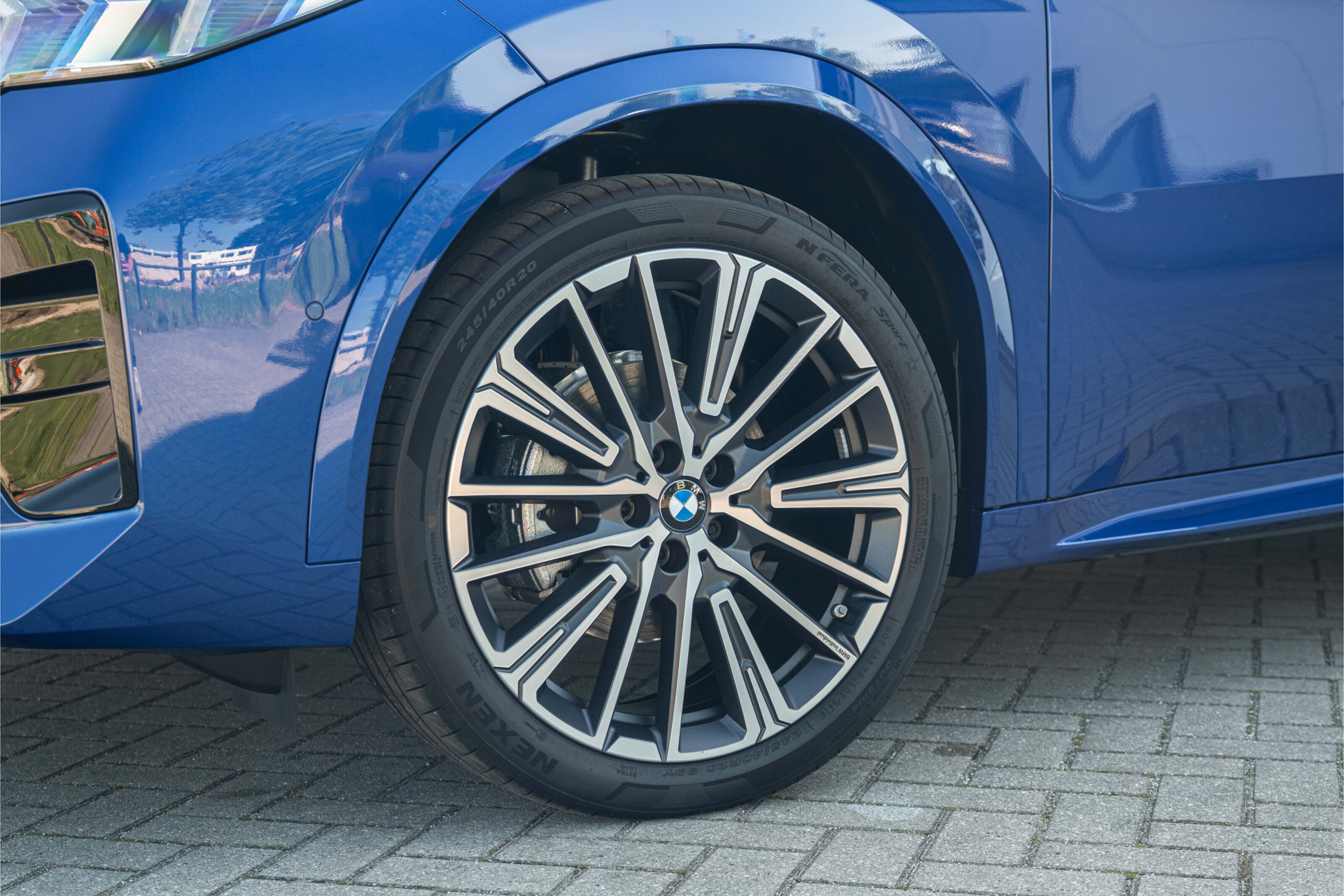 BMW iX2 eDrive20 M Sport