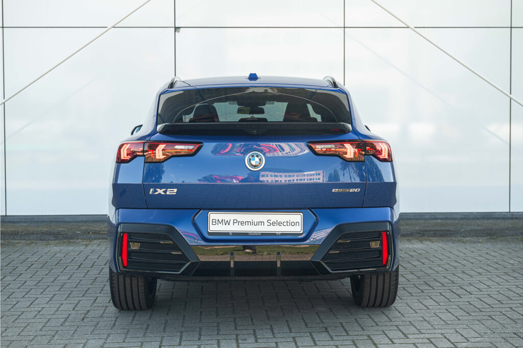 BMW iX2 35