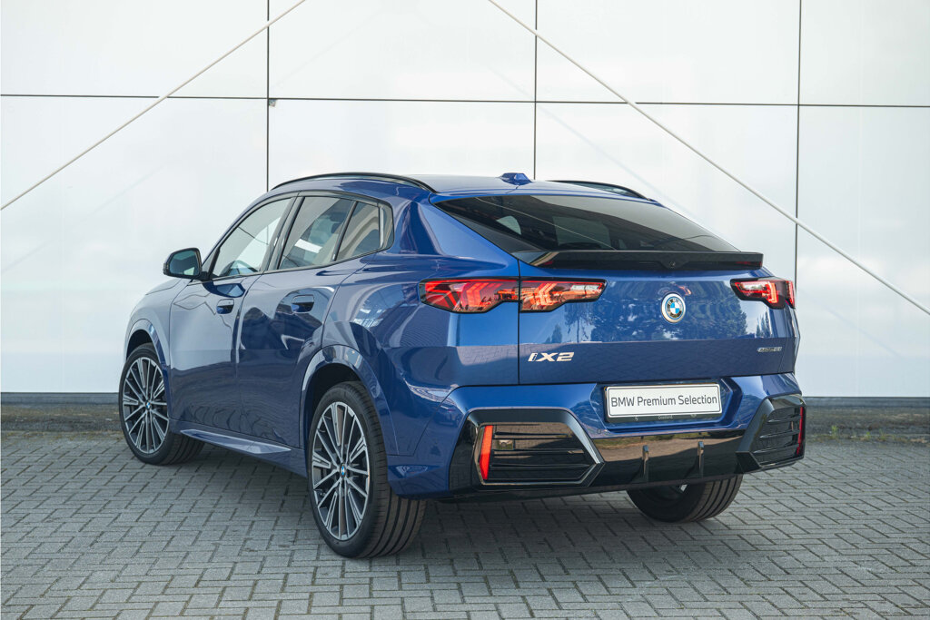 BMW iX2 38