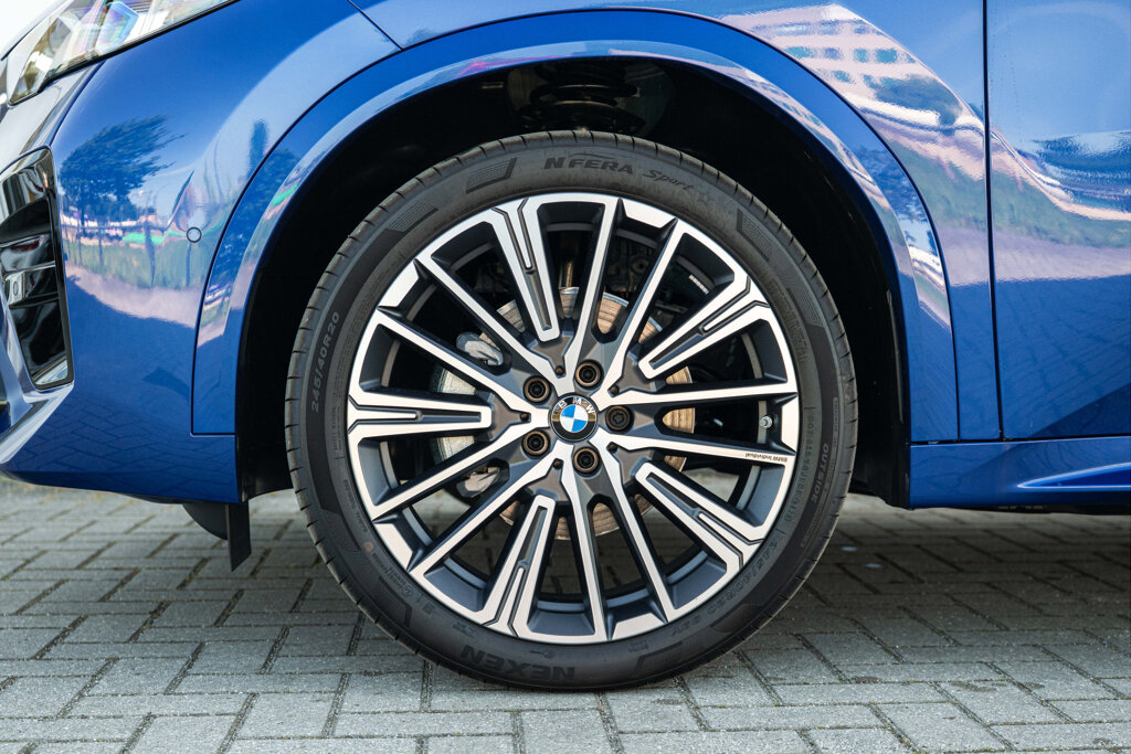 BMW iX2 40