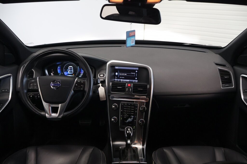 Volvo XC60 2.0 T5 FWD Ocean Race R Design Automaat | Leder | Trekhaak | LED - Afbeelding 2