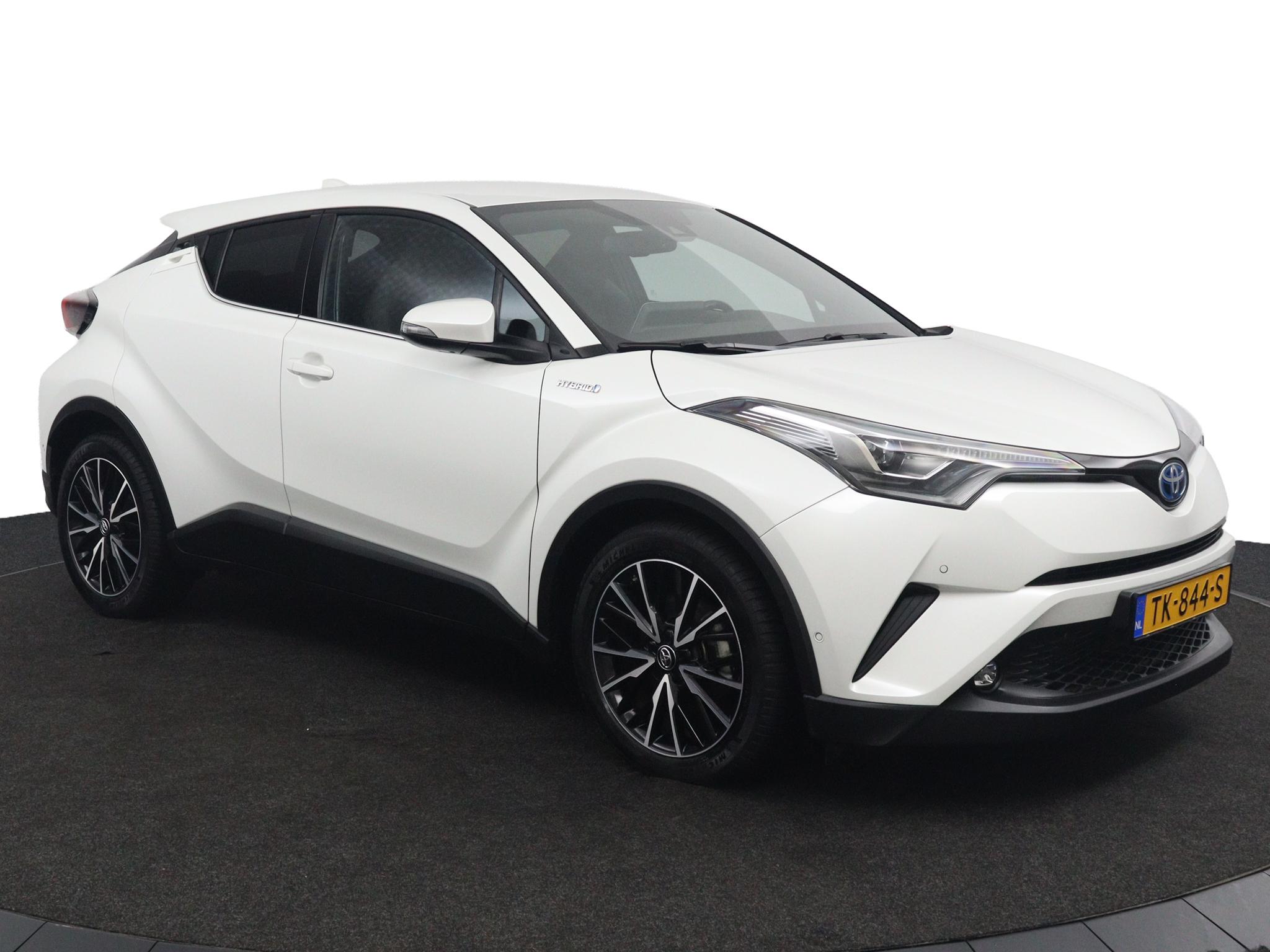 Toyota C-HR 1.8 Hybrid Executive Stuurverwarming - Afbeelding 2