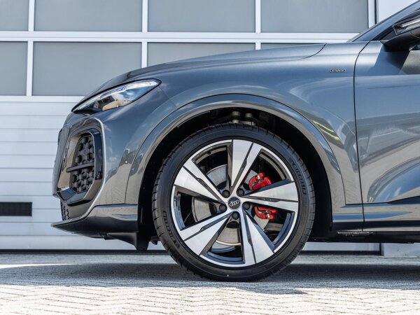 Audi Sport wielen 21 ", 5-arm-Split, zwart metallic, glansgedraaid Audi Sport wielen 21 ", 5-arm-Split, zwart metallic, glansgedraaid