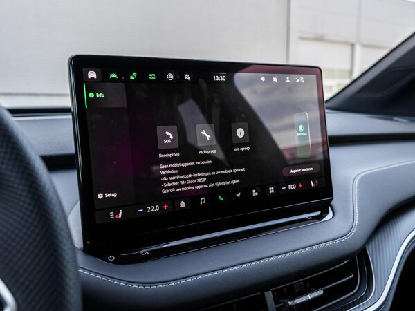 Apple Carplay/Android Auto Apple Carplay/Android Auto