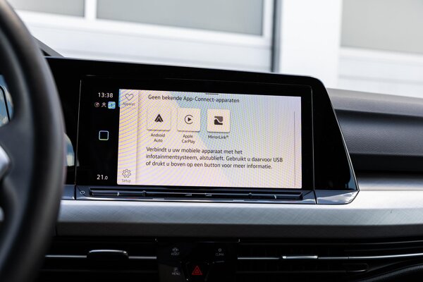 Apple Carplay/Android Auto Apple Carplay/Android Auto