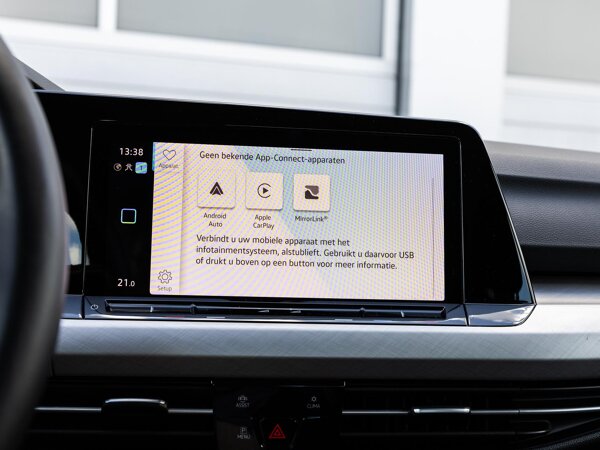 Apple Carplay/Android Auto Apple Carplay/Android Auto