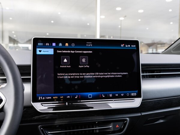 Apple Carplay/Android Auto Apple Carplay/Android Auto