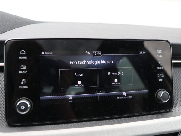 Apple Carplay/Android Auto Apple Carplay/Android Auto