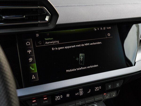 Apple Carplay/Android Auto Apple Carplay/Android Auto