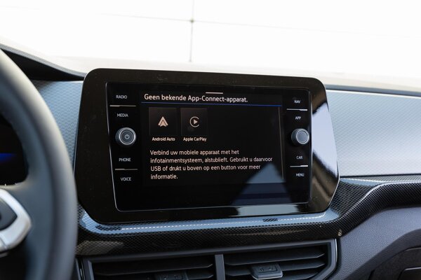 Apple Carplay/Android Auto Apple Carplay/Android Auto