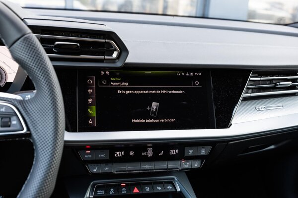 Apple Carplay/Android Auto