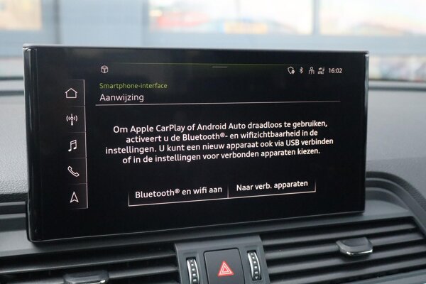 Apple Carplay/Android Auto Apple Carplay/Android Auto