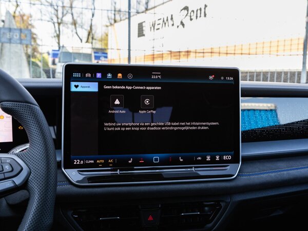 Apple Carplay/Android Auto Apple Carplay/Android Auto