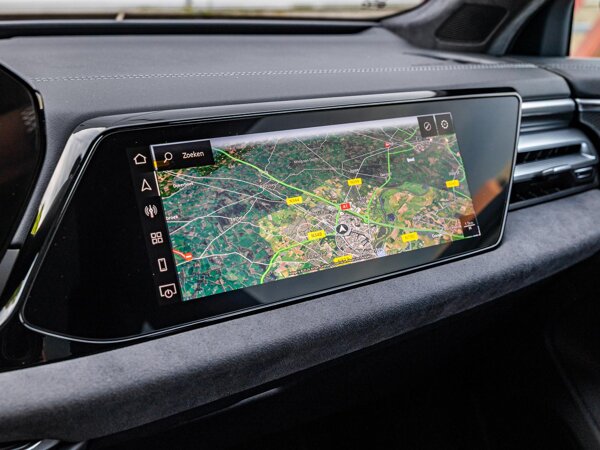 multimedia scherm passagier