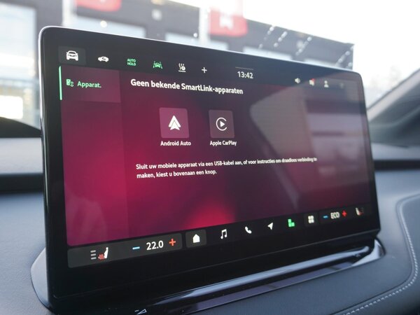 Apple Carplay/Android Auto Apple Carplay/Android Auto