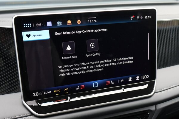 Apple Carplay/Android Auto Apple Carplay/Android Auto