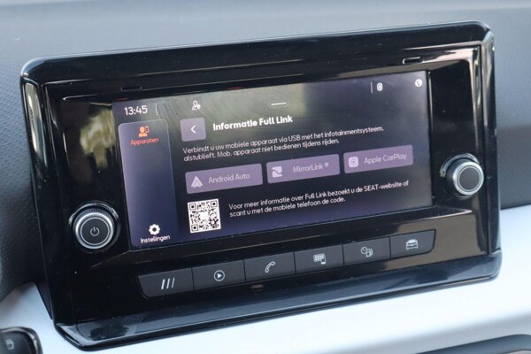 Apple Carplay/Android Auto Apple Carplay/Android Auto
